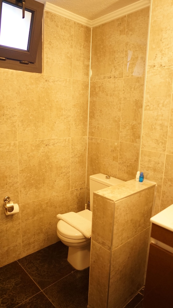 Karyada Hotel 47/50