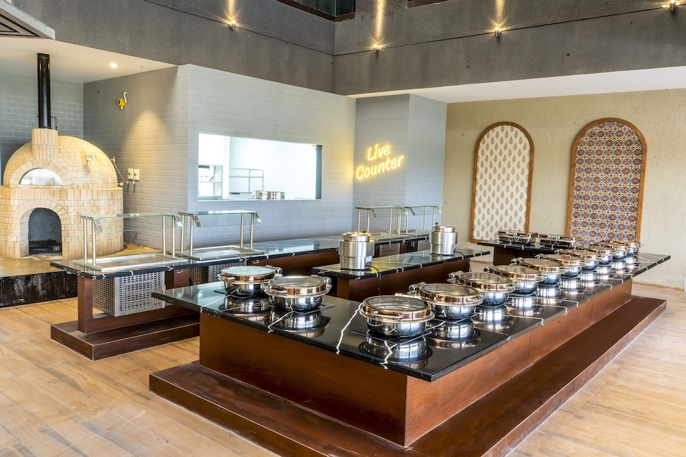 Essentia Luxury Hotel Indore 46/68
