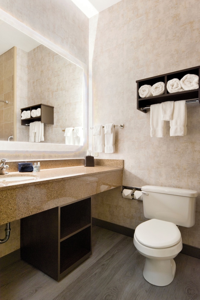 Walkout, Junior Suite, 2 Queen Beds