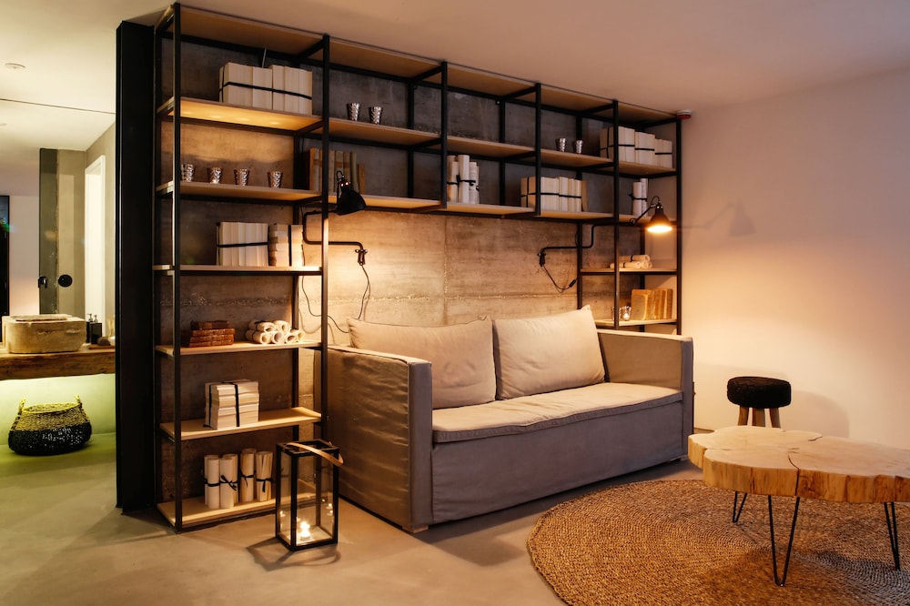 SAPIENTIA BOUTIQUE HOTEL 51/73