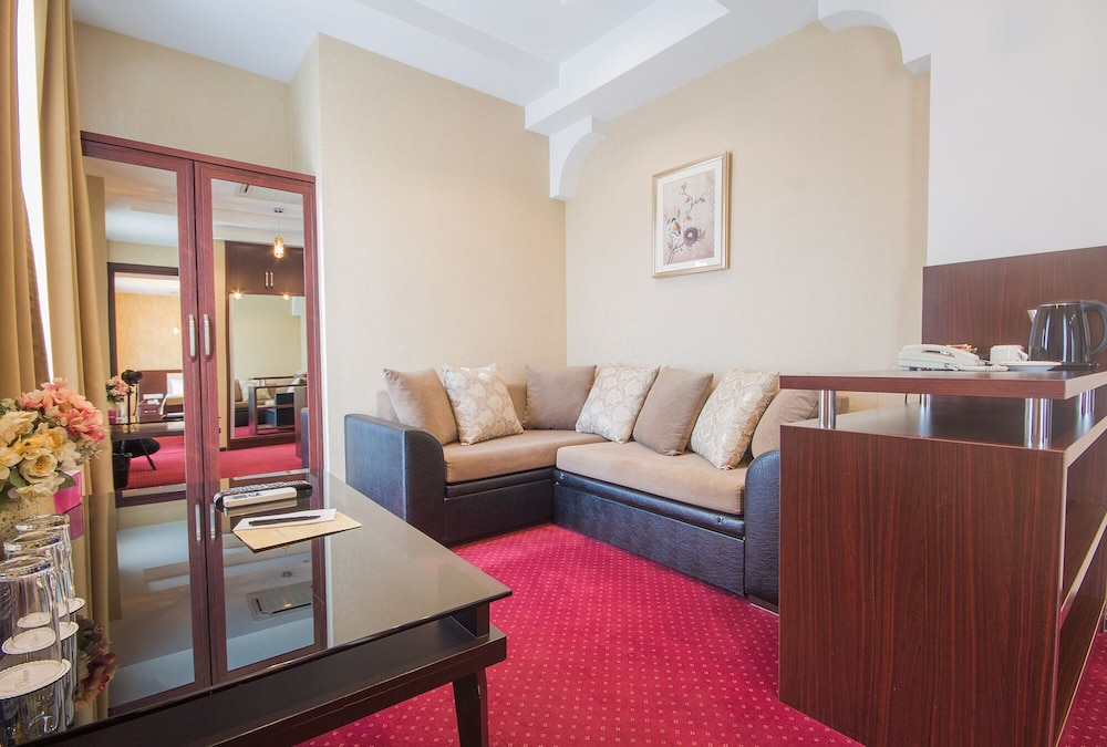 Marionn Hotel 88/118