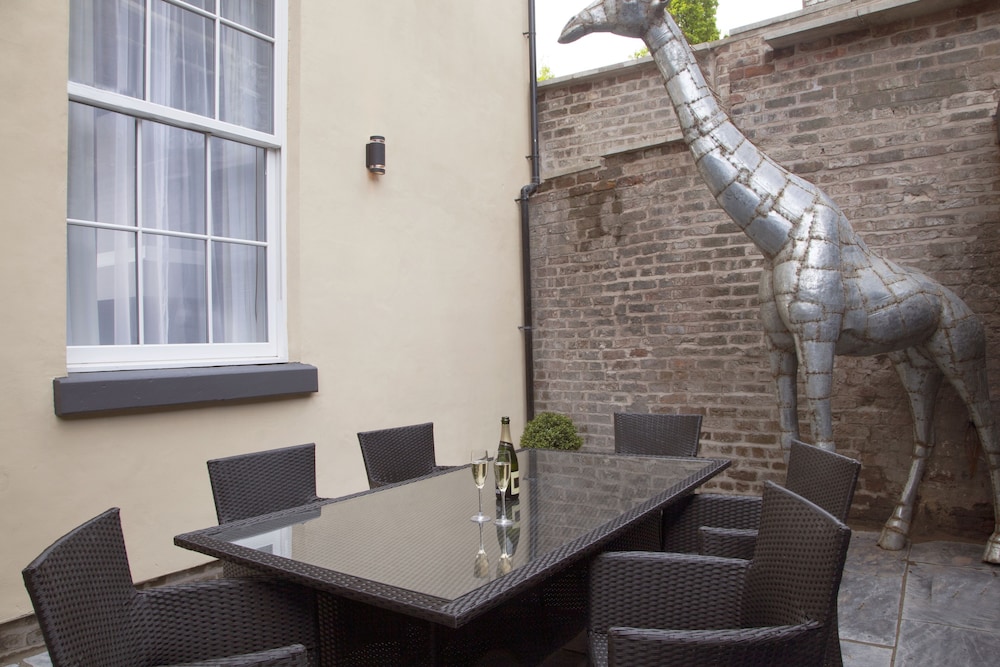 Epic Aparthotel Duke Street 42/50