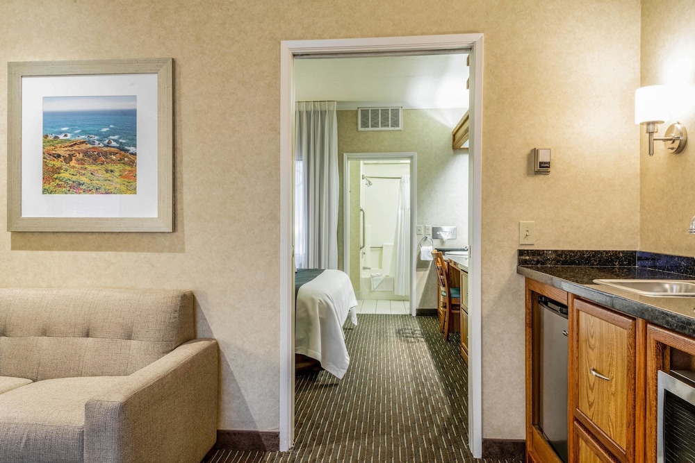 Quality Suites Downtown San Luis Obispo CA 25/58