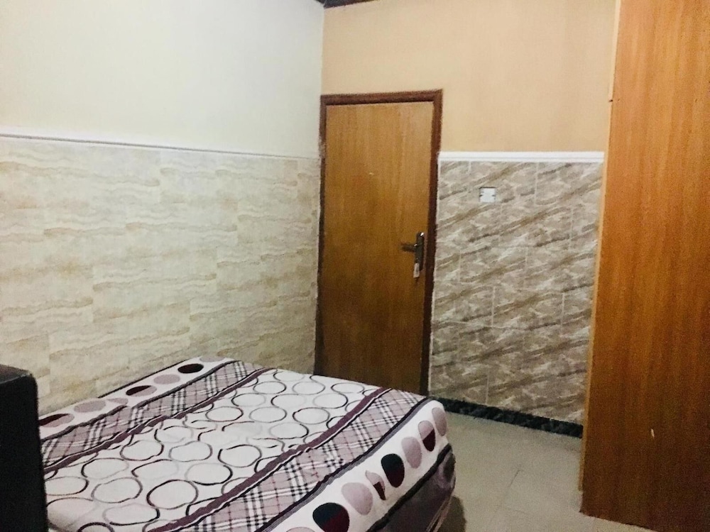 Lekki Central Hotel 15/21