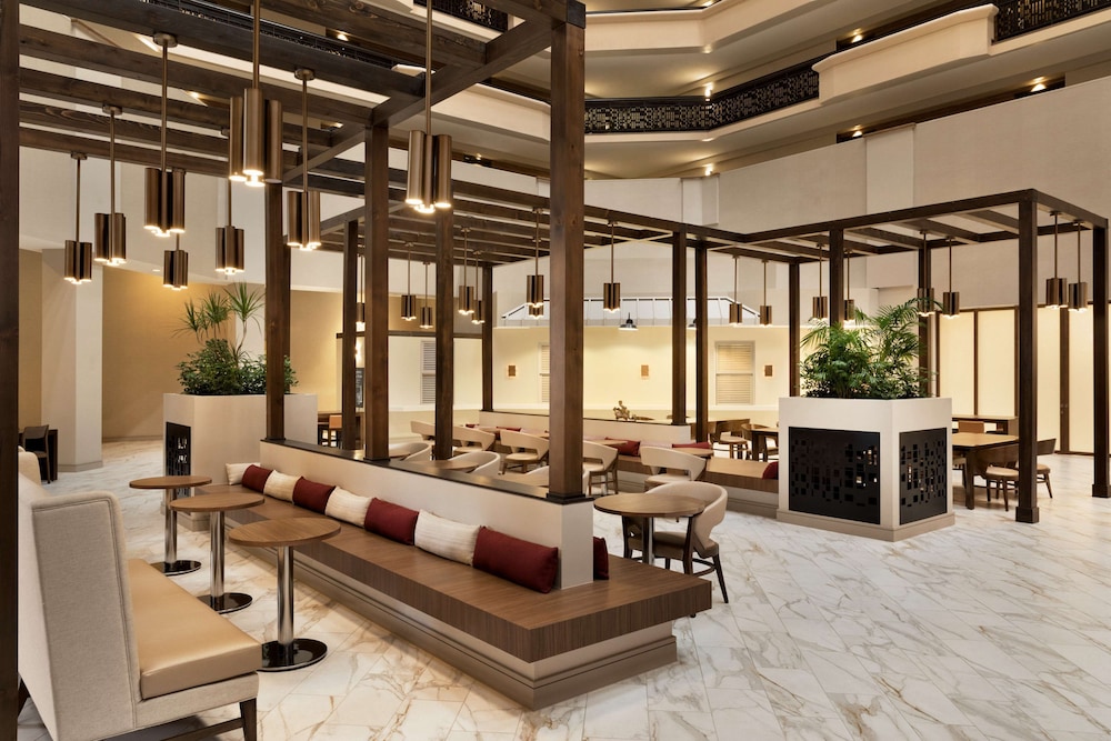 Embassy Suites By Hilton Phoenix Downtown North 38/70