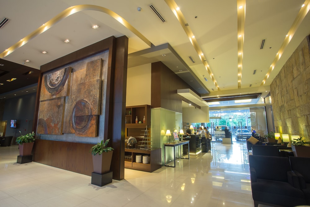 B Hotel Alabang 8/54