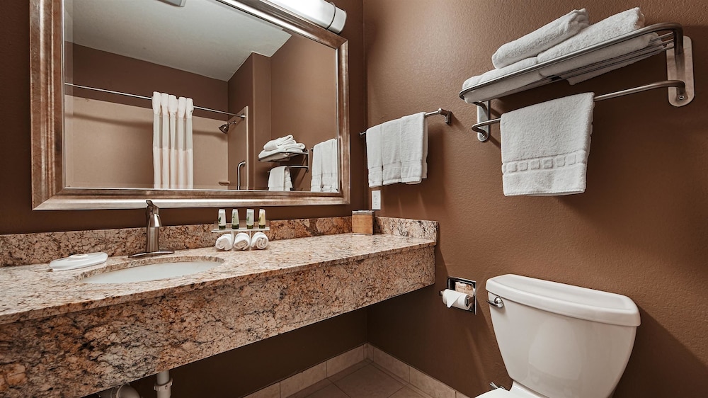 Best Western Plus Lytle Inn and Suites 9/29