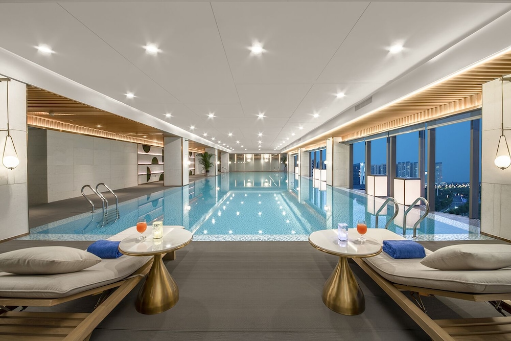 Holiday Inn Fuyang 33/75