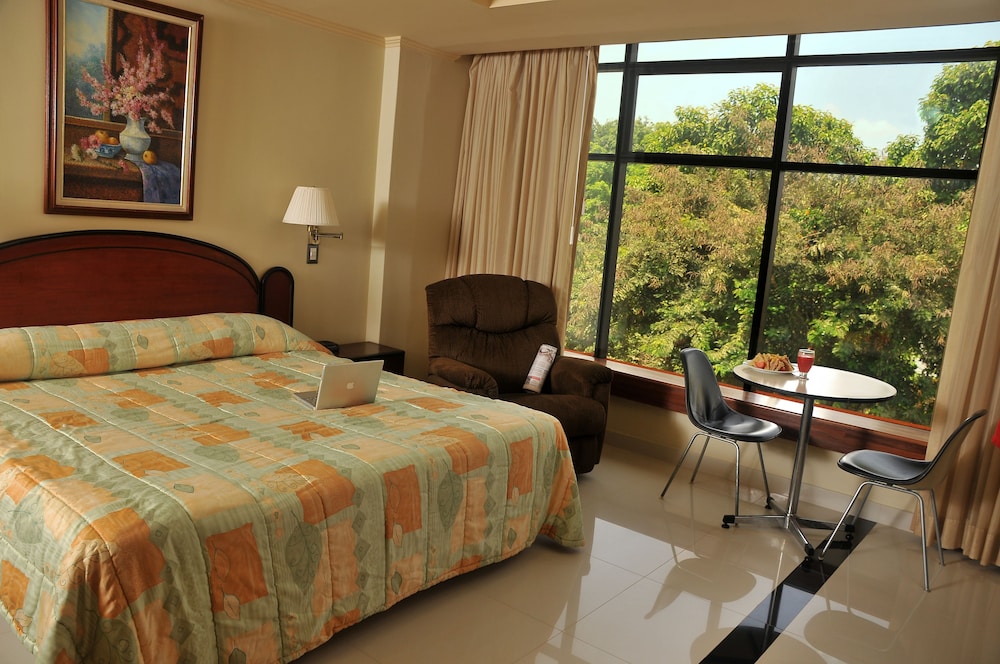Ramada Hotel Guayaquil 6/45