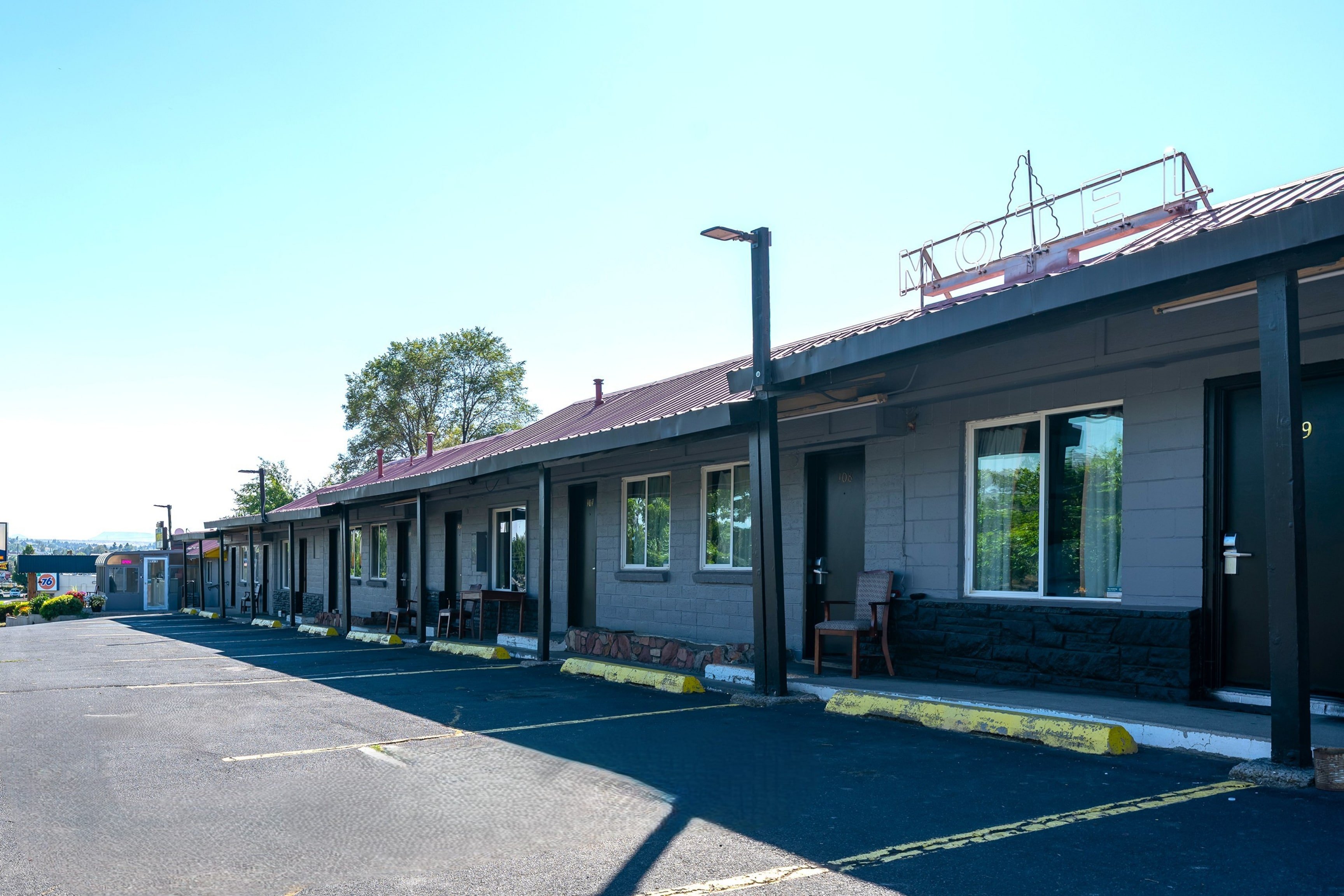 Juniper Motel Madras 36/48