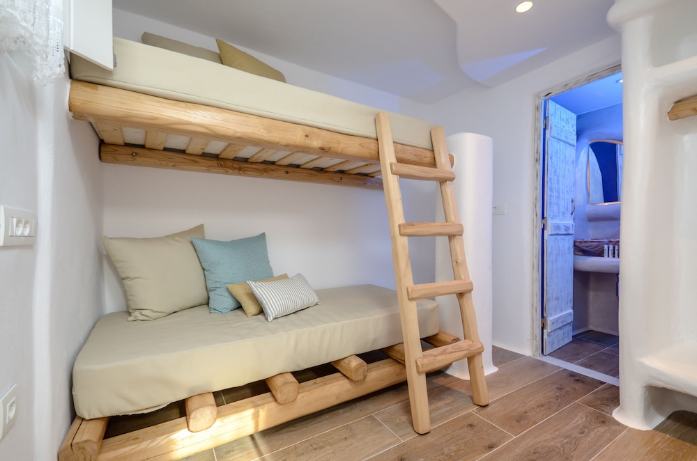 Naxos Island Escape Suites 46/71
