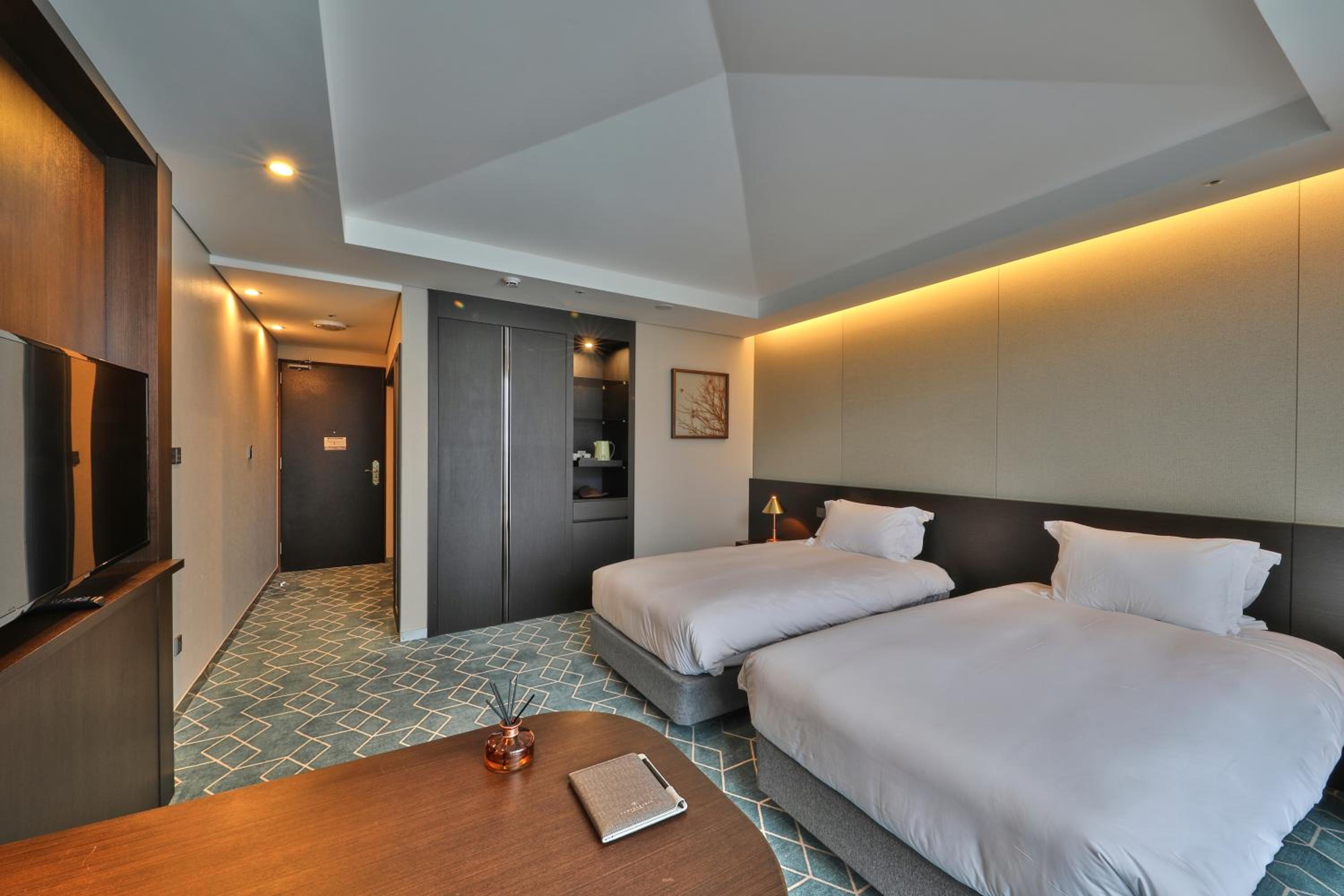 غرفة قياسية بسريرين منفصلين، Camphortree Hotel And Resort 2/5