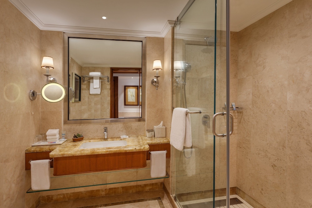 Itc Grand Central 8/39