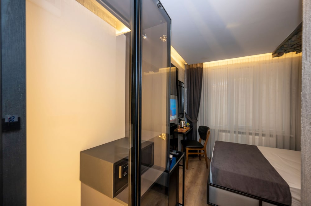 Continental Airport Hotel 45/49