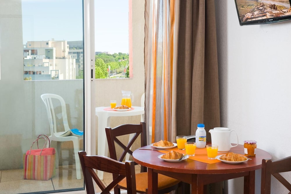 MADAME VACANCES- RESIDENCE LES CONSULS DE LA MER 20/29
