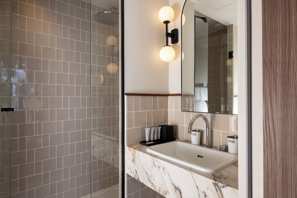 غرفة سوبيريور بسرير كينج، Cristal Champs Elysees Hotel 7/10
