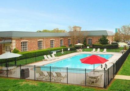 Greenville Inn and Suites 17/25