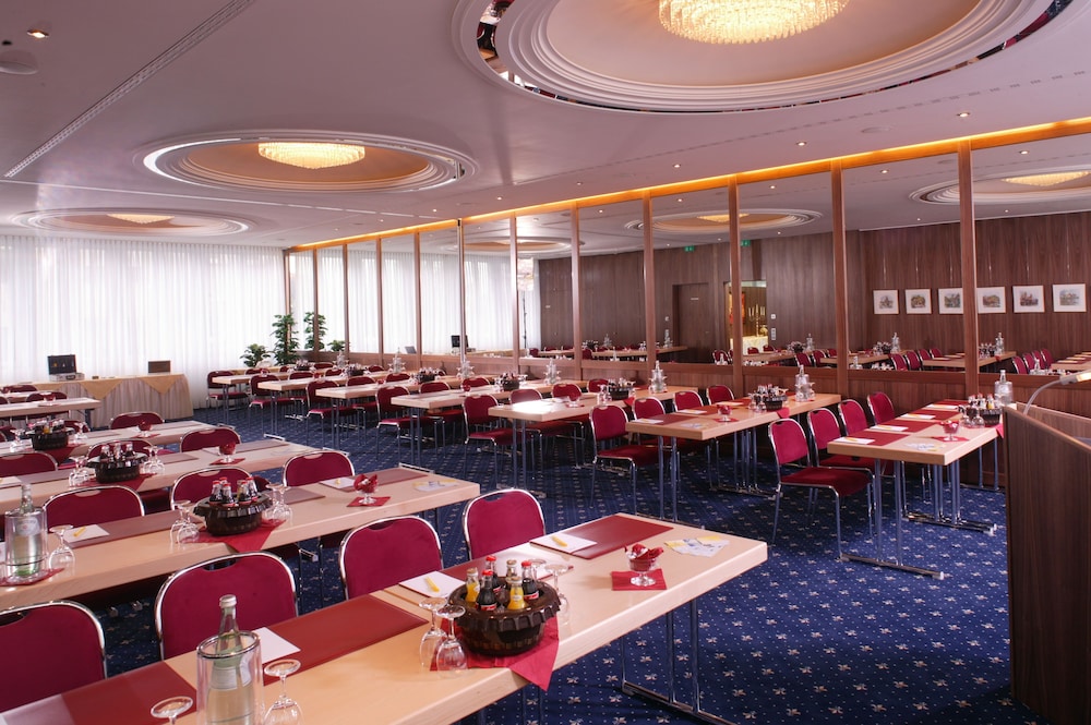 Ringhotel Loew S Merkur 49/59
