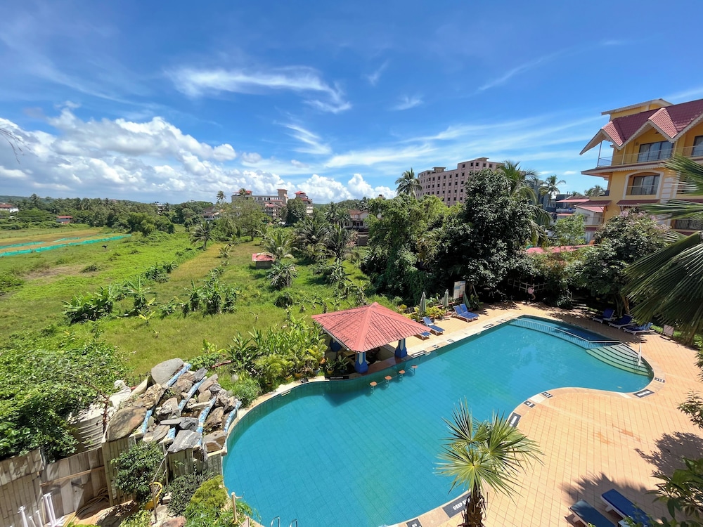 Acron Candolim Regina 38/41