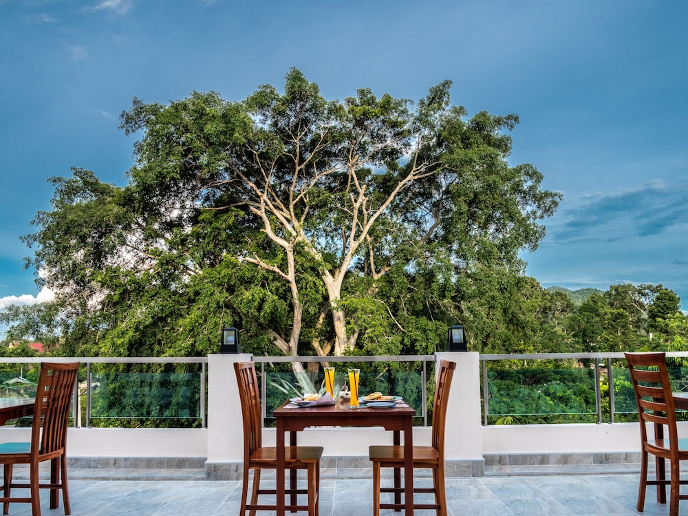 Ozone Hotel Khao Yai 42/44