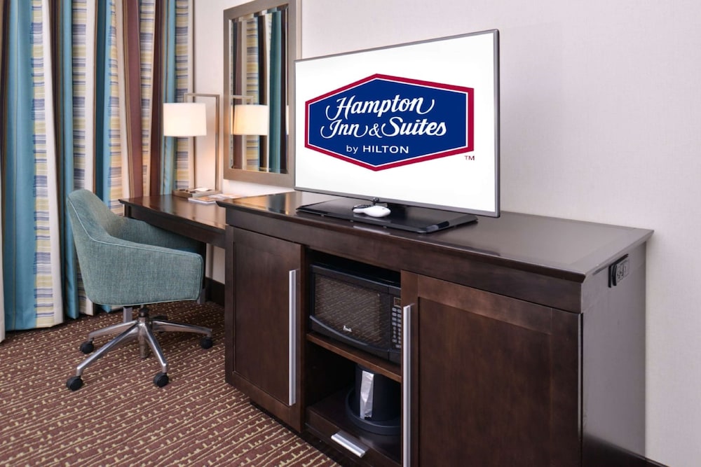Hampton Inn Suites Bend 42/48