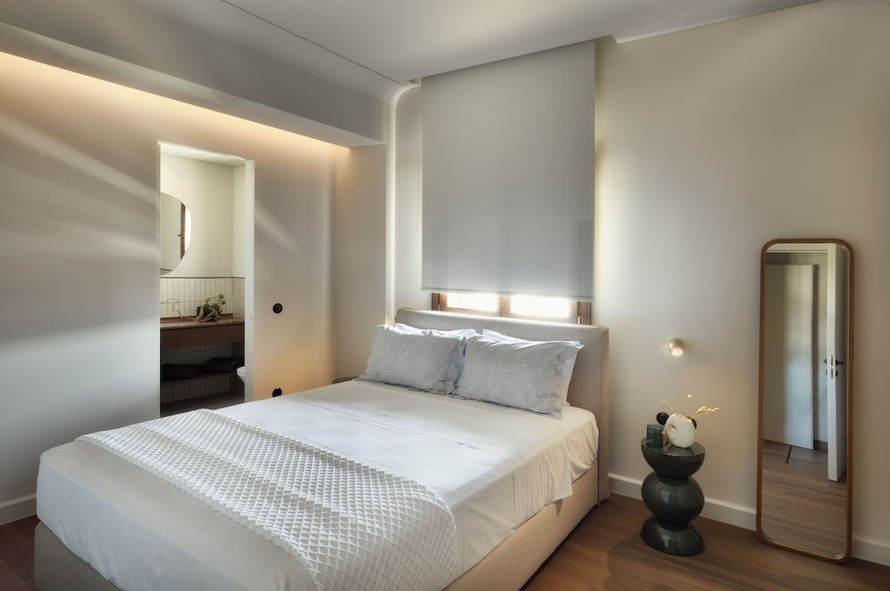 Karyatis Luxury Maisonette By K&K 15/50