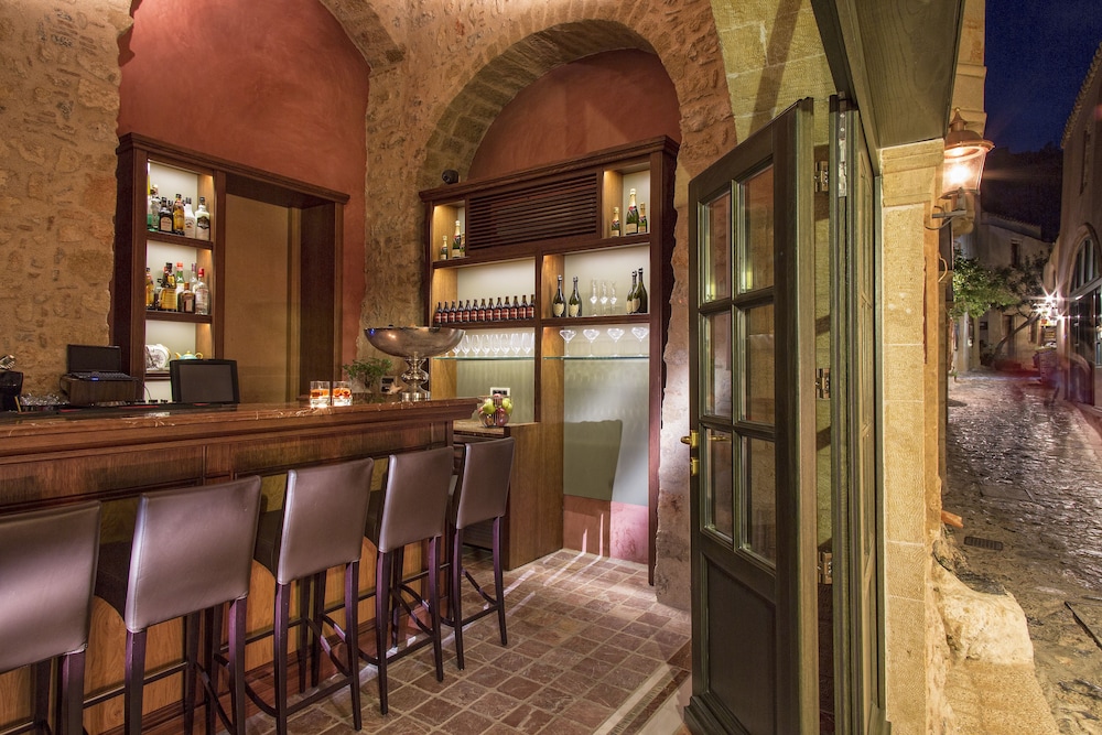 Moni Emvasis Luxury Suites 48/70