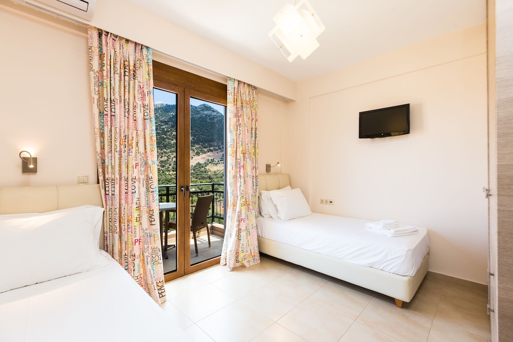 Pantheon Villas 22/78