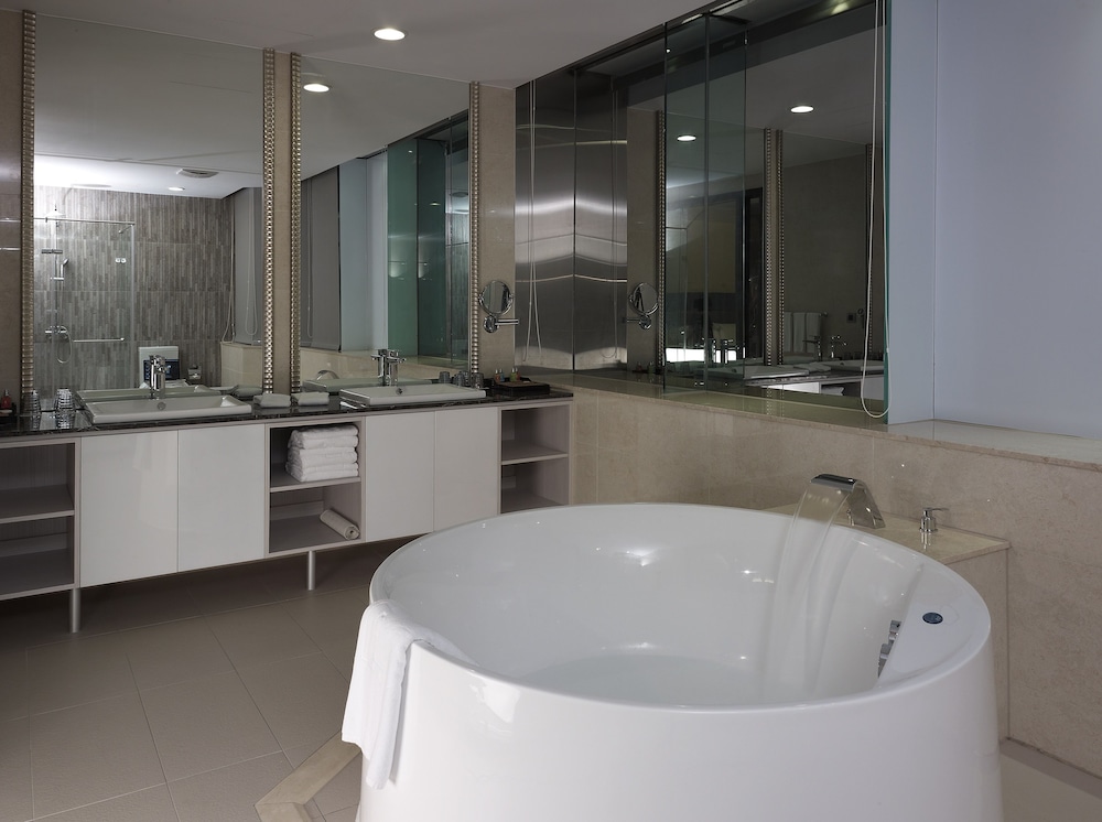 The Loft Hotel 65/75