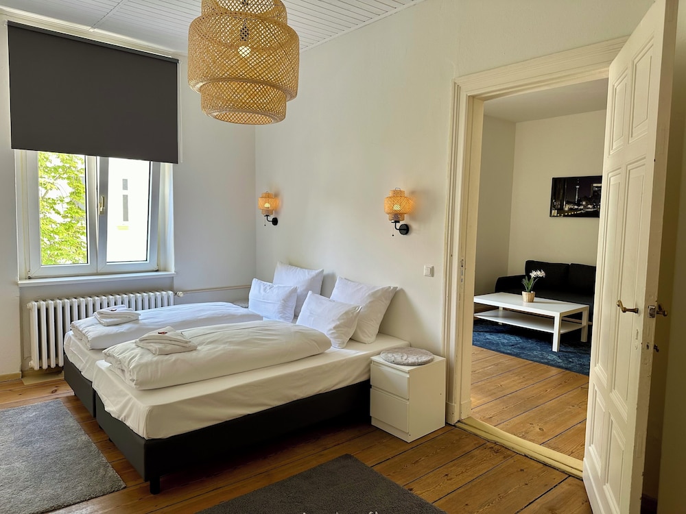 1 BEDROOM, APARTMENT