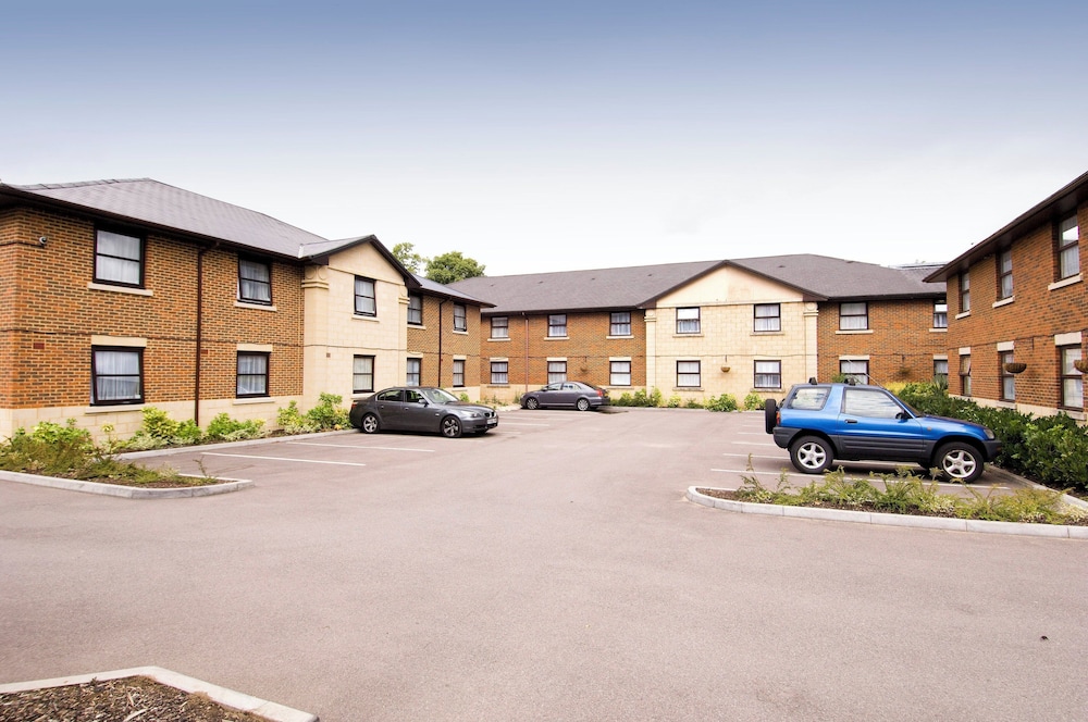 Premier Inn Bracknell Central 46/60