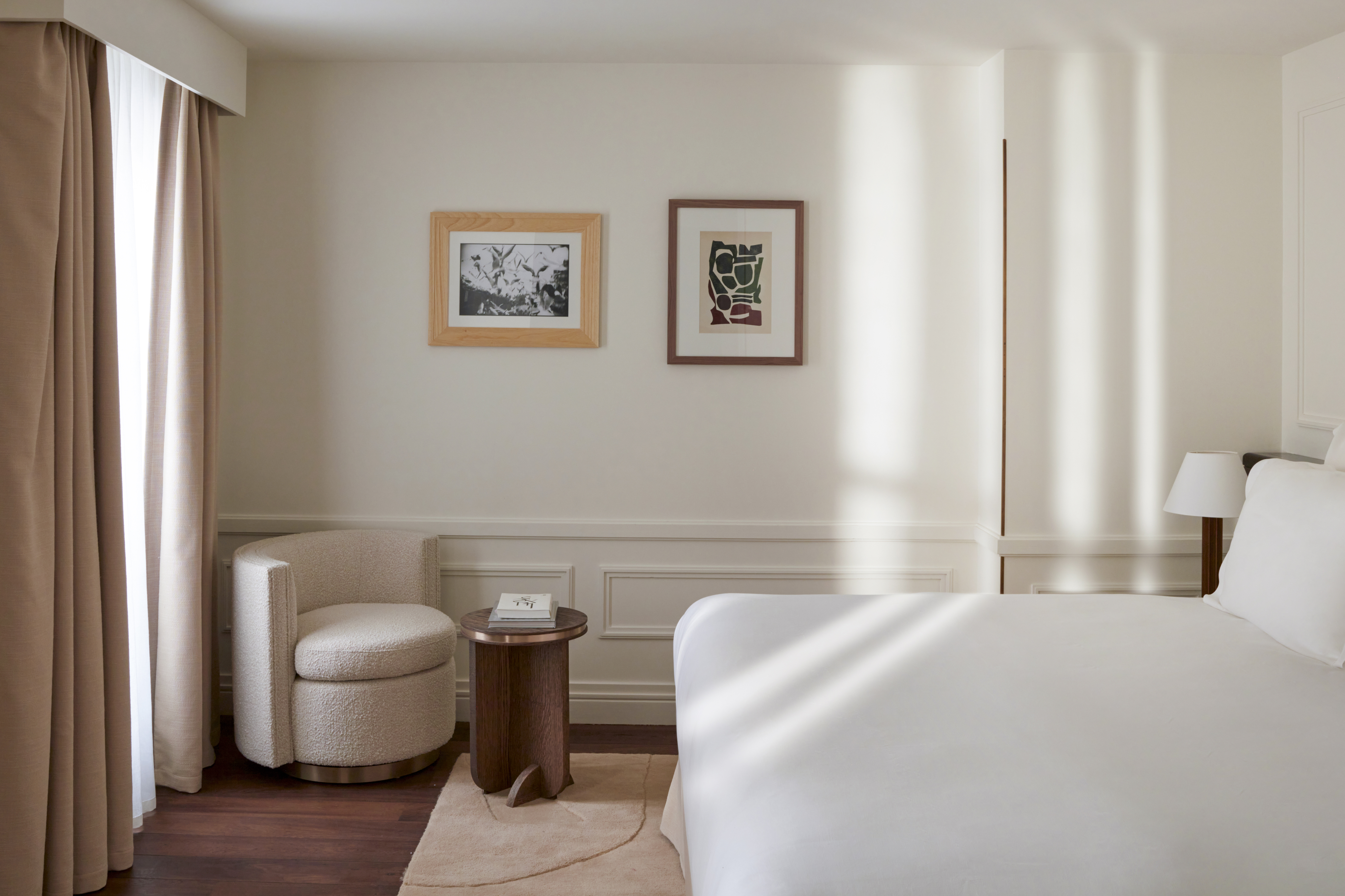 DELUXE, SUITE