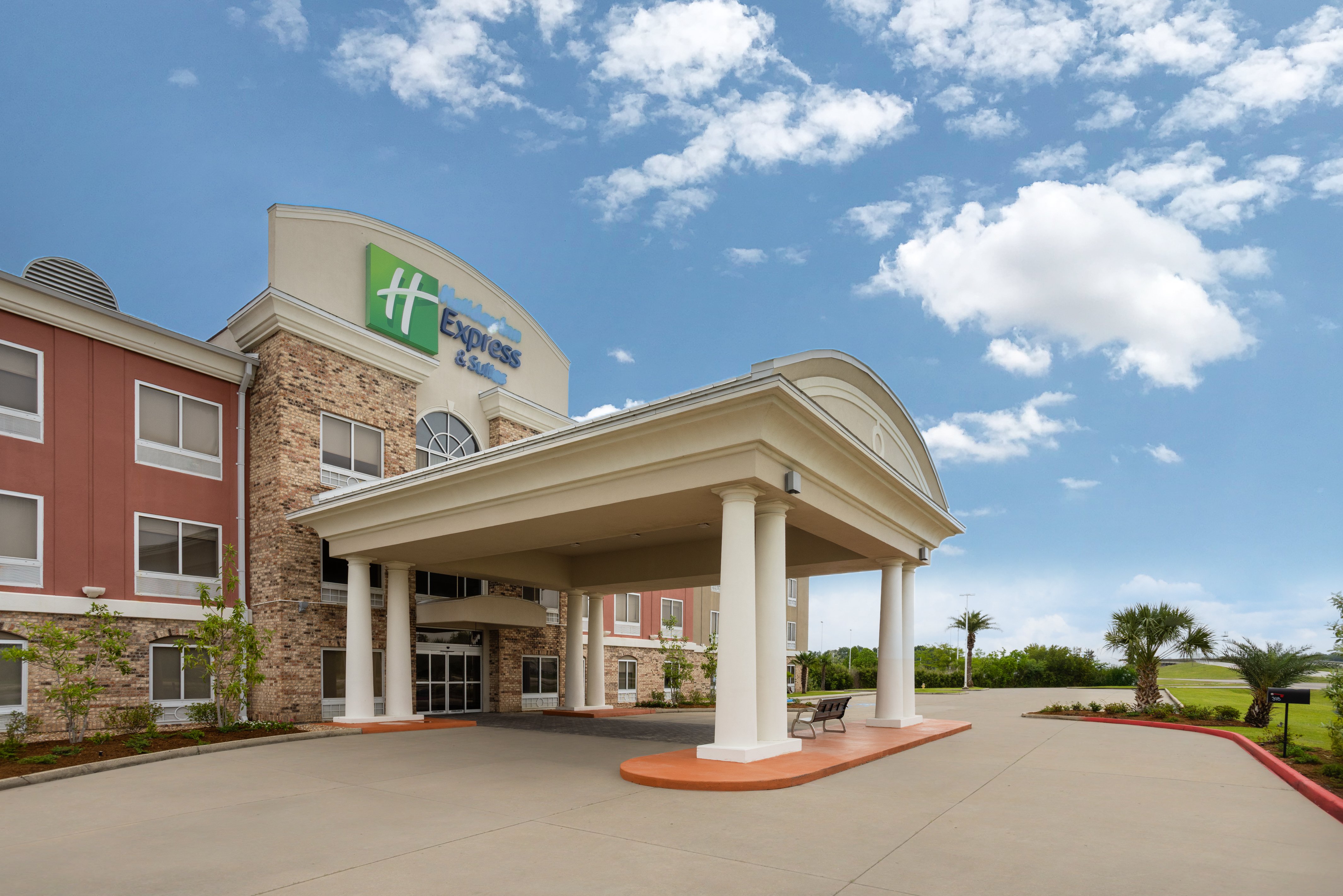 Holiday Inn Express Hotel Suites New Iberia Avery Island 75/80