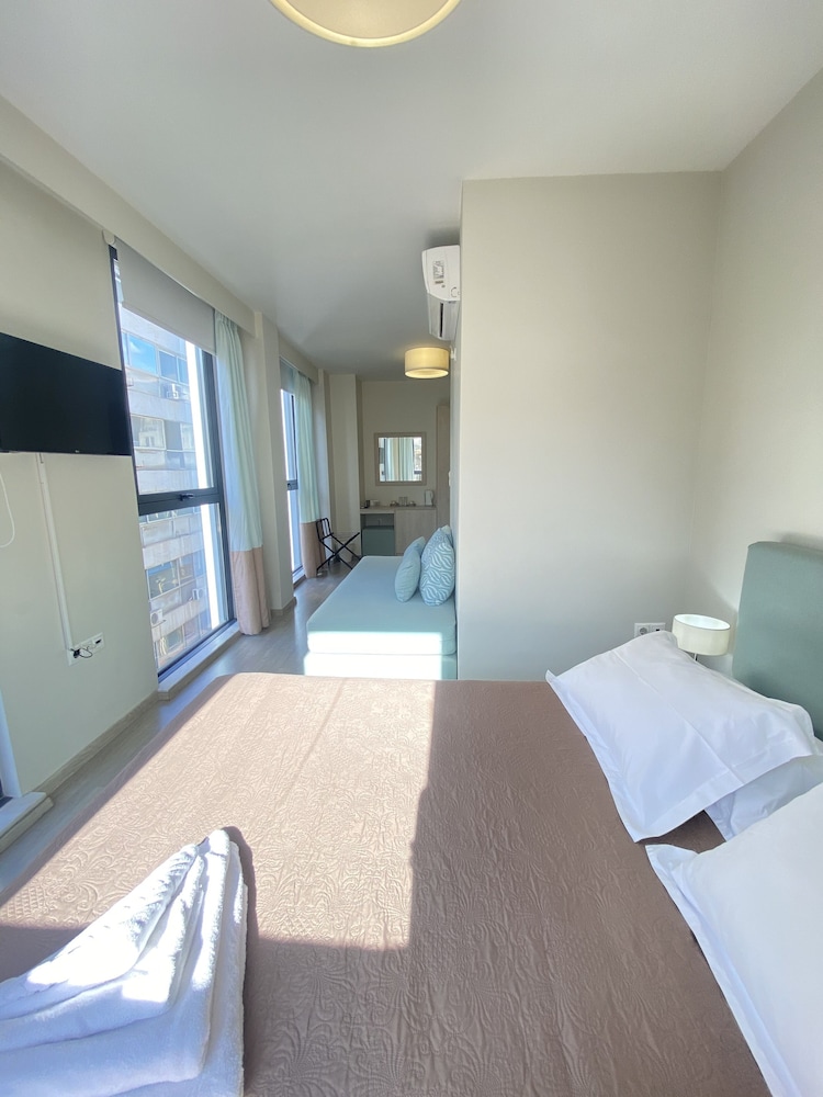 Tins Hotel City 15/50