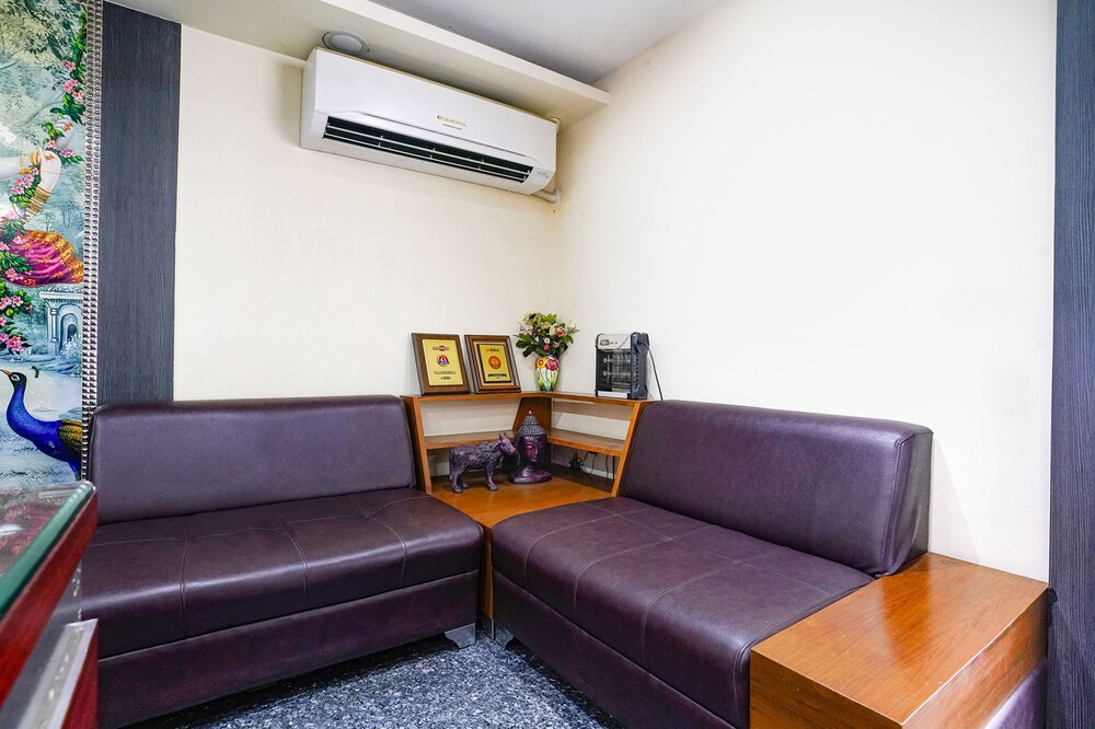 Prestige Hotel 37/50