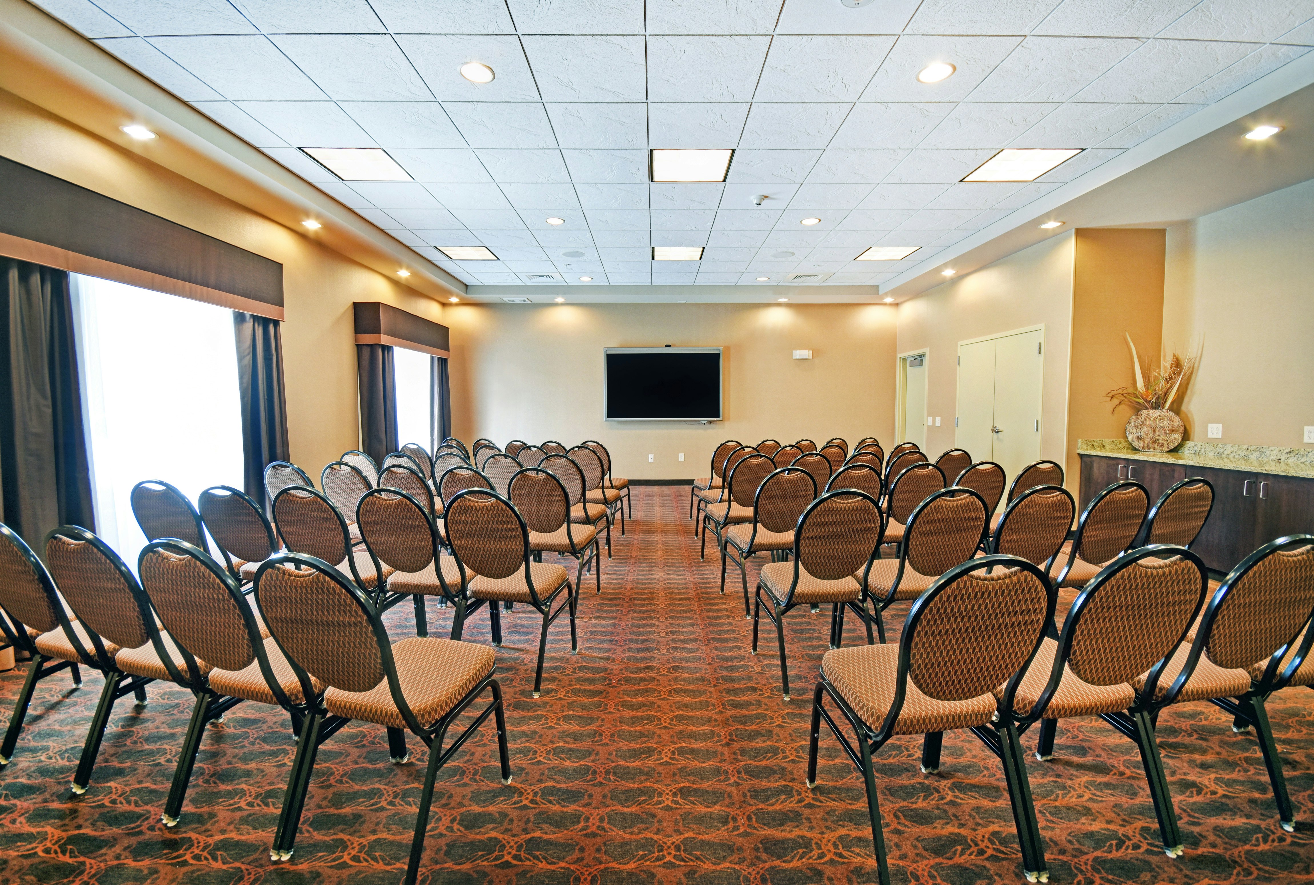 Hampton Inn Beloit 38/56
