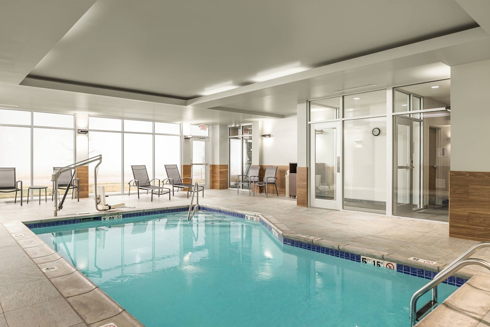 Fairfield Inn Suites Salina 1/40