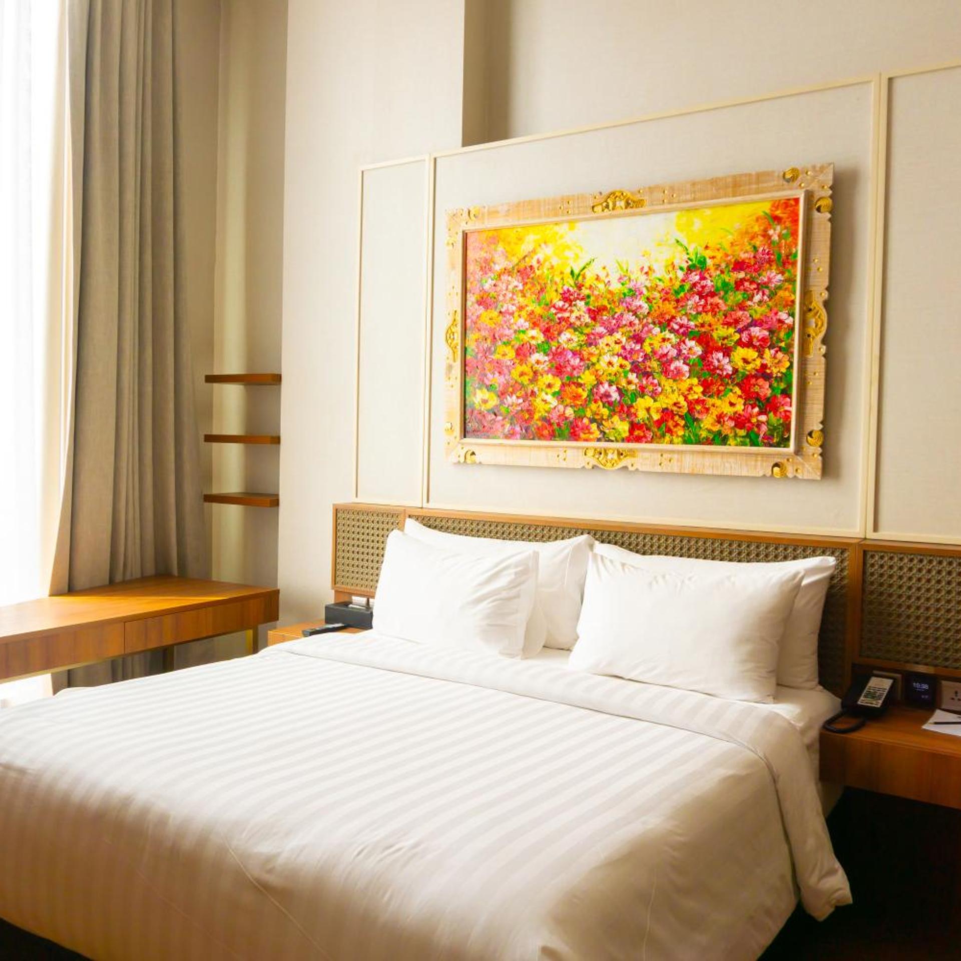 Executive, Suite