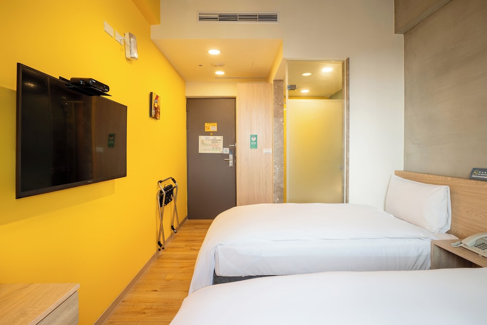SUPERIOR, TWIN BEDS, BALCONY