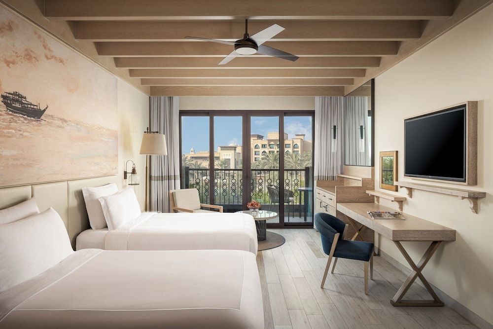 ROOM, TWIN BEDS, BALCONY