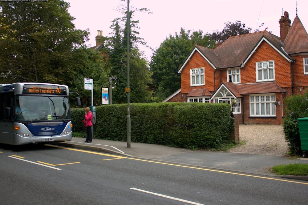 Gatwick Turret Guest House 6/45
