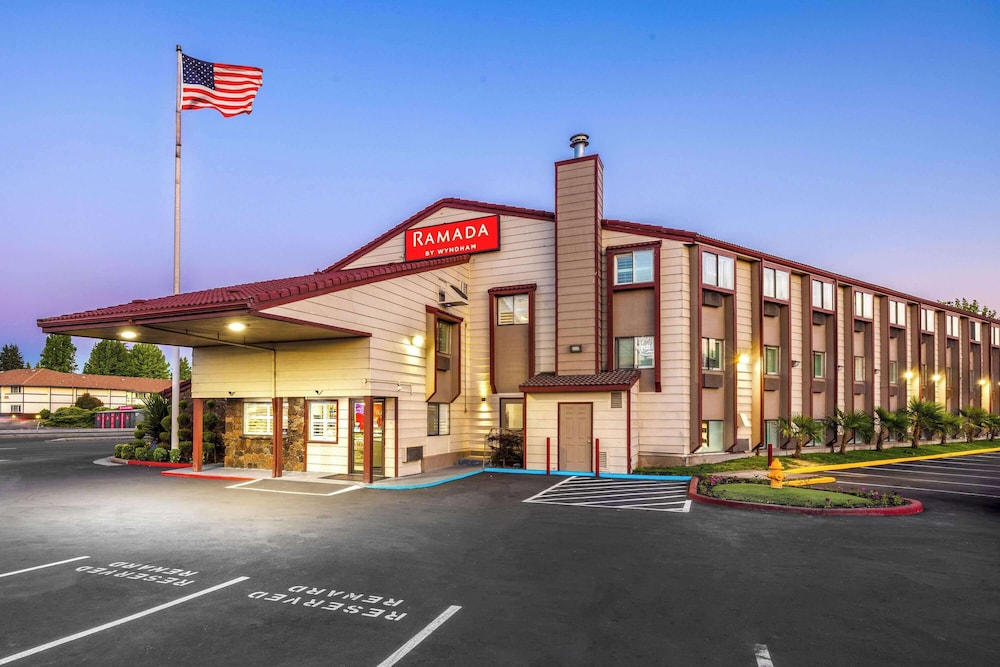 Ramada by Wyndham Medford Airport North 41/47