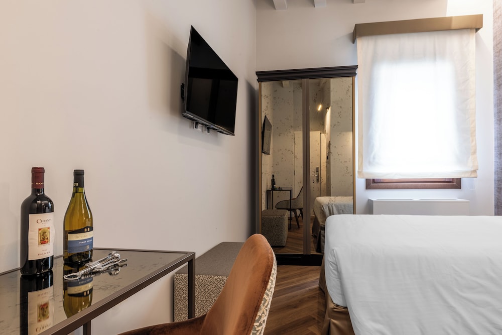 ROOM, SINGLE, SINGLE BED