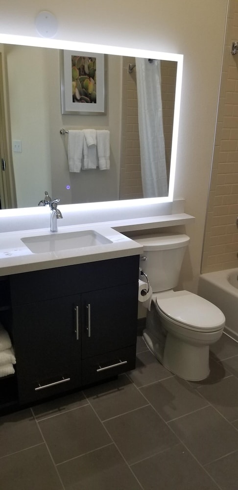 Candlewood Suites Plano North 22/44