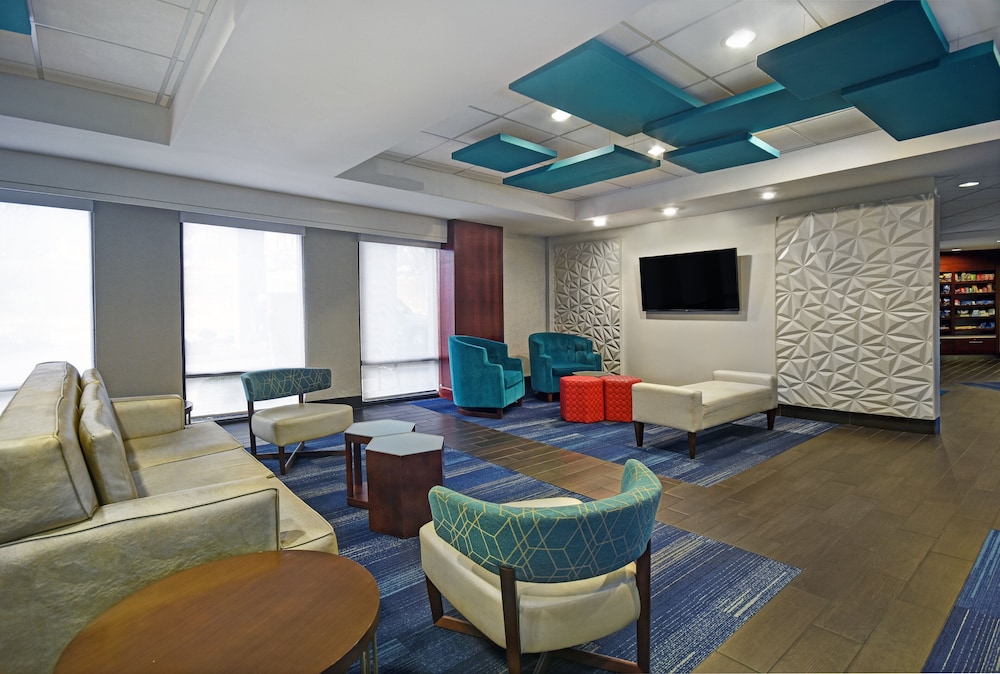Holiday Inn Express and Suites Cincinnati Riverfront, an IHG Hotel 44/64