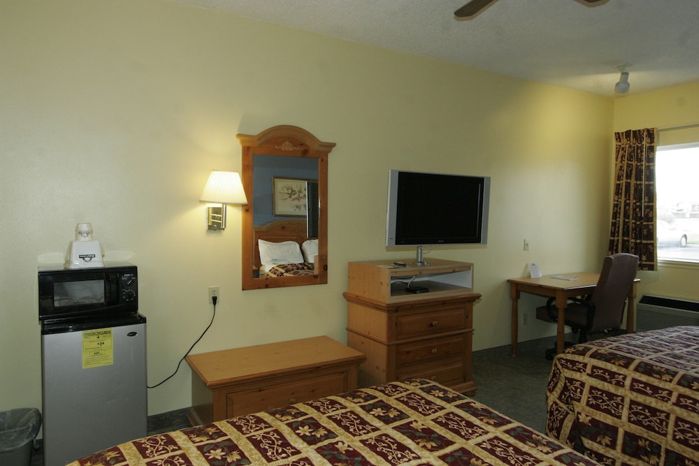 Days Inn By Wyndham Lehi 17/26