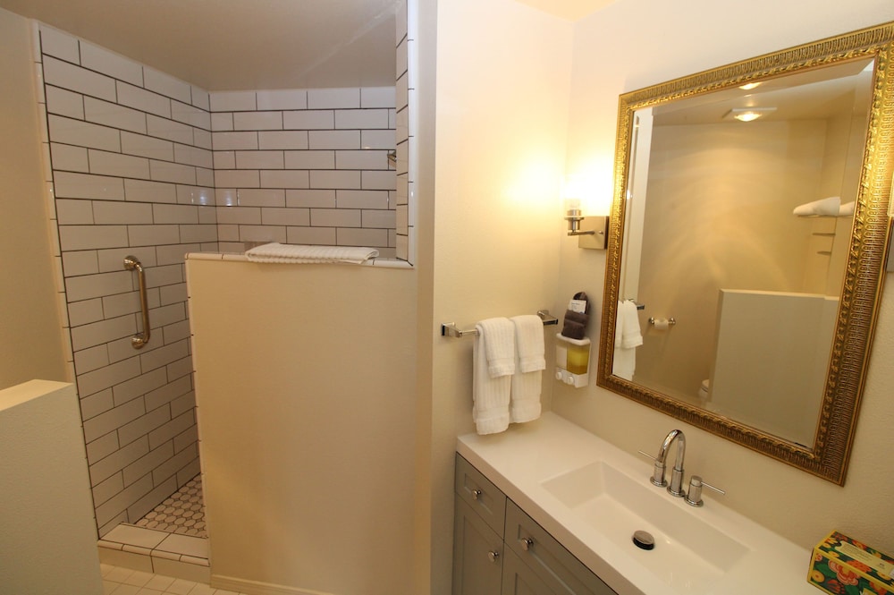 Back Bay Inn 48/50