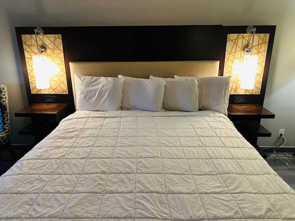 The Executive Inn Suites 35/67