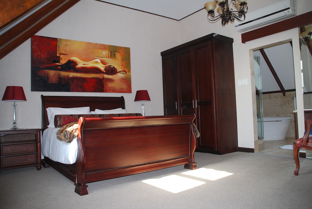 Sunninghill Guest Lodge 2/36