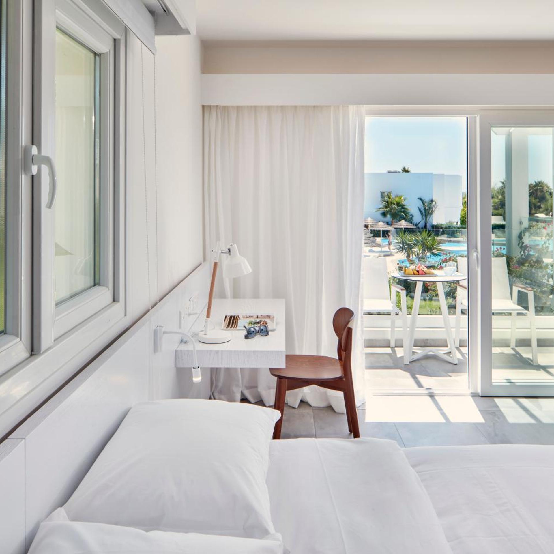 Beach, Standard, Pool View